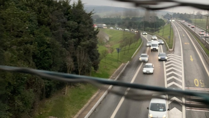 İstanbul trafiği çok can sıkıcı değil mi sizce?