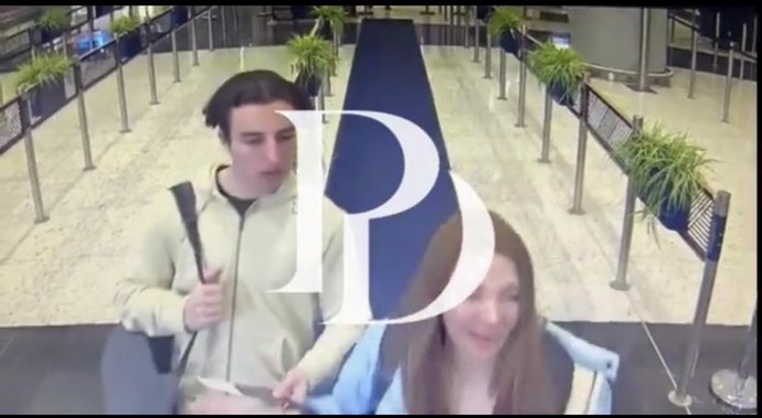 Bunun videosu var kadın gülüyor giderken, cocuk ta cok rahat.