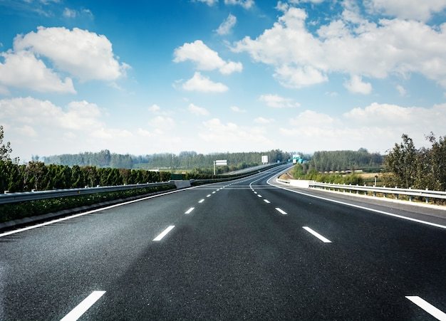 Kırmızı Işıkta Durmalı Mı?