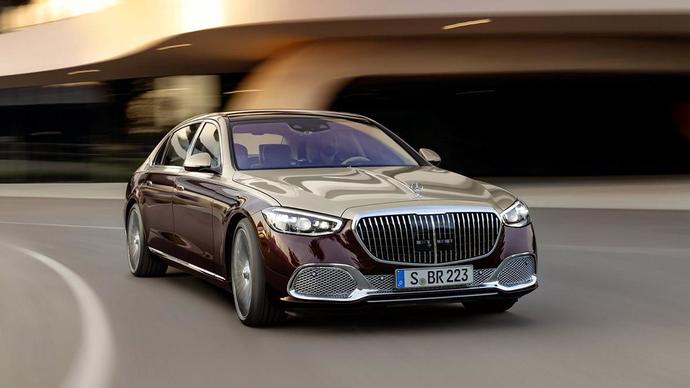 Mercedes ve maybach arasında fark var mı mesela bazı maybavhkerde mercedes logosu varken bazılarında maybach logosu var önünde?