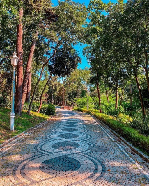 Şu an nerede olman gerektiğini söyleyeyim mi?