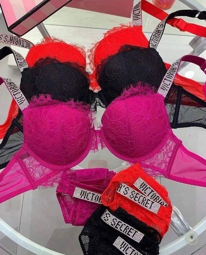 İç çamaşırda siyah, kırmızı dışında hangi renk daha güzel?