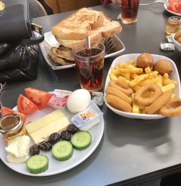 Kahvaltıda içli köfte yenir mi, yer misiniz?
