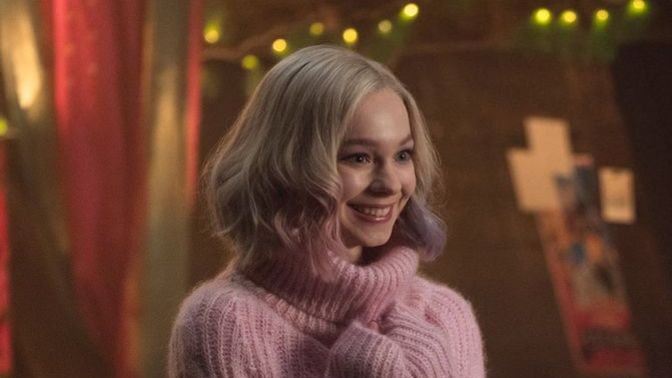 İş yerinde bir kere sohbet ettiğim adamın böyle mesajlar atması normal mi?