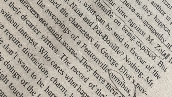 Kitap okuyor musunuz, kitaplarla aranız nasıl?