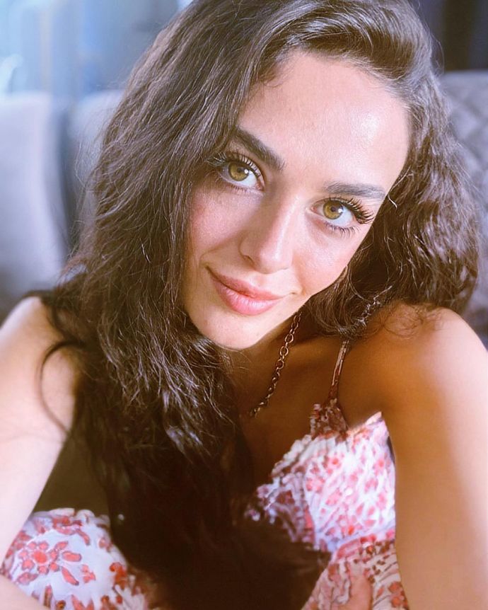 Bu kadın sizce çok seksi ve çekici mi?