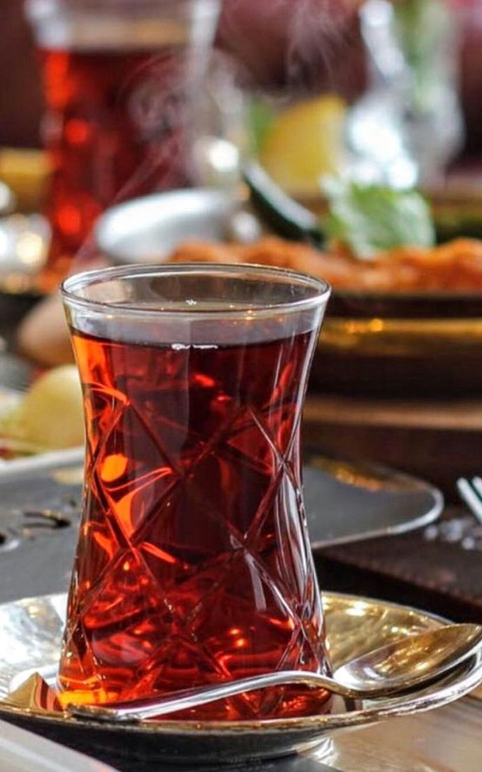 Çaya şeker atmayan insanın gereksiz tavırları nelerdir?