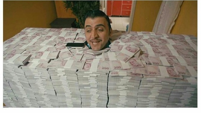 Paraya tapan kadın mı daha iticidir yoksa parasıyla övünen erkek mi?
