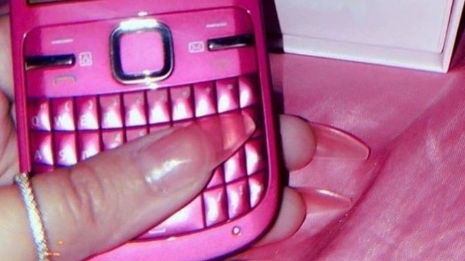 Akıllı telefonların yerini tekrar tuşlu telefonlar alsa hayat nasıl olurdu?