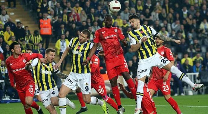 Fenerbahçe 4 - Pendikspor 1. Sarı lacivertlilerden kritik galibiyet! Maçı nasıl buldunuz?