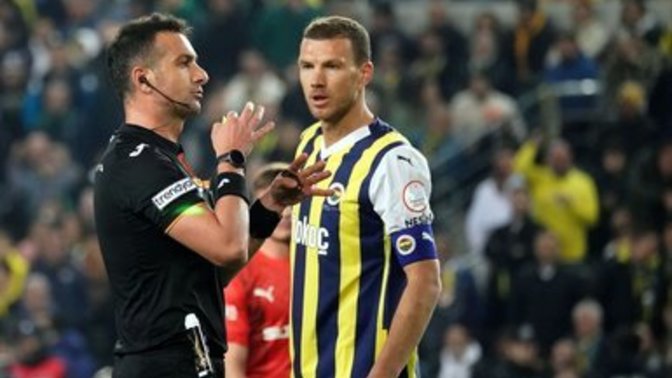 Kadıköy'de yine hakem skandalı! Fenerbahçe bu sene 17'inci puanını yine talimatlı hakemle kazandı! Ne düşünüyorsunuz?