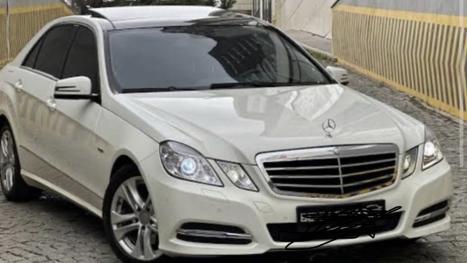 Sevgilisi olan Kızlar bile yoldan geçerken bakıyor bu arabaya?