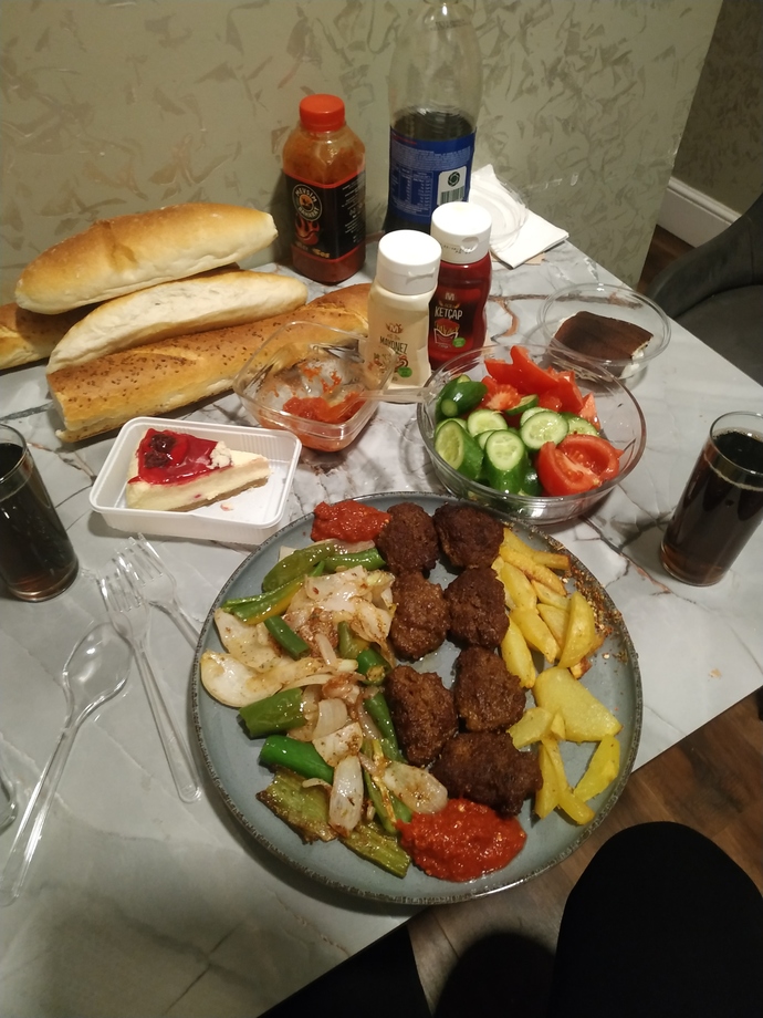Sahur için uyananlar ne yiyip iciyosunuz?