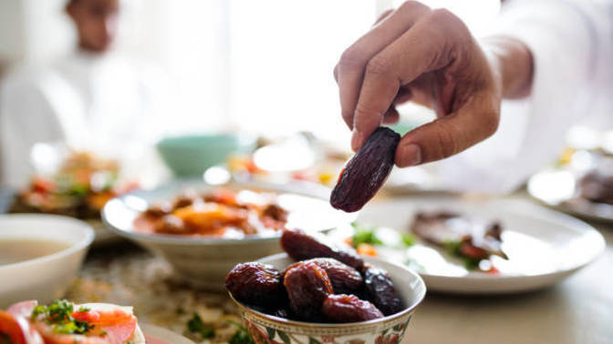 Oruç tutmayanlar Ramazan ayında dışarıda akşam yemeği yiyor musunuz?