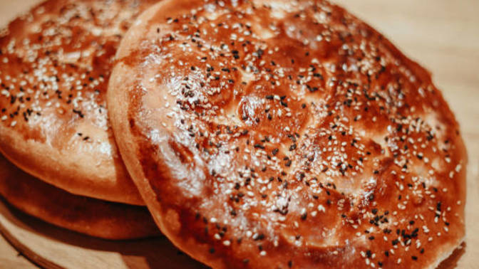 Ramazan pidesini tercih ederken yumurtalı mı yoksa yumurtasız mı tercih edersiniz?