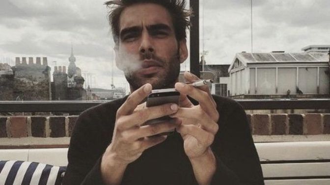 Dışarıda hiç çekinmeden tek başına yemek yiyebilir misiniz?