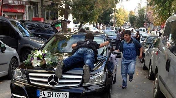 Hayatınız boyunca hiç düğün arabasının önünü kestiniz mi?