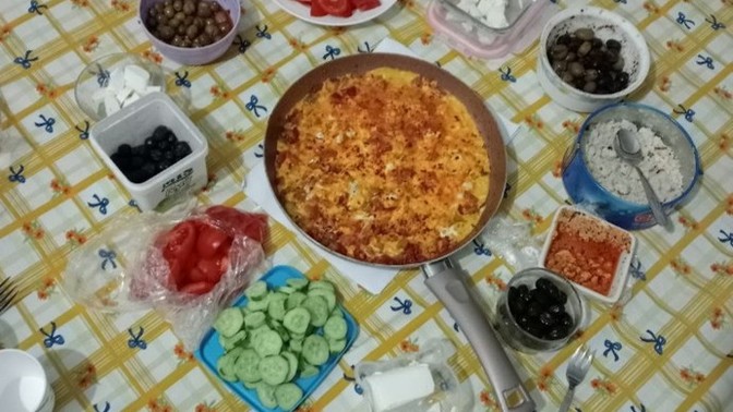 Sahura uyandiniz mi Türkiye'nin en güzel kizlari ve ev hanımları?