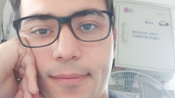 Erkeklere gözlük takmak yakışıyor mu sizce?