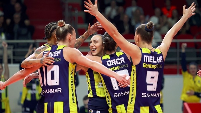 Fenerbahçe Opet, CEV Şampiyonlar Ligi yarı final ilk maçı için bu akşam sahaya çıkıyor. Sizce temsilcimiz turu geçebilir mi?