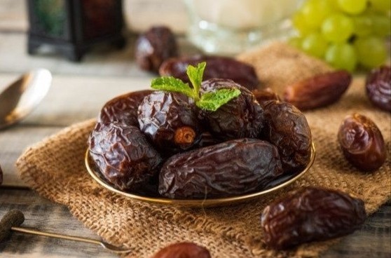 Orucunuzu hurma ile mi yoksa su ile mi açarsınız?