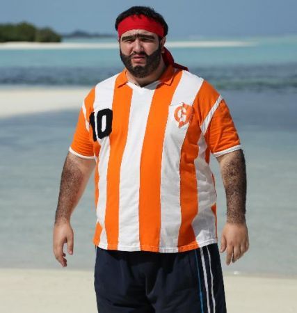 Bir erkek komikse tipinin zerre önemi yoktur değil mi?