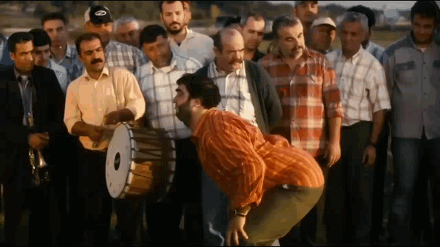 Türklere has bir davranış yazar mısın?