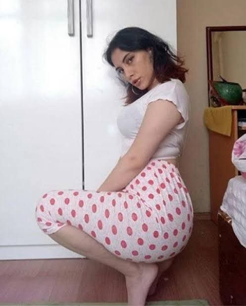 Böyle kızlara hala düşen var mı?