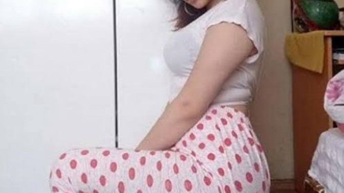 Böyle kızlara hala düşen var mı?