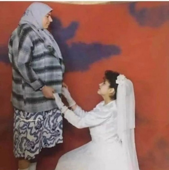 Kaynananızla çekilmiş fotoğrafınızı salonunuza asar mısınız?