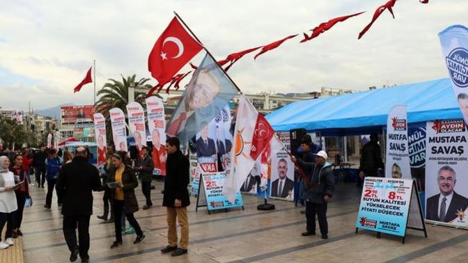 Seçim öncesi aday afişleri, kurulan stantlar ve çalan müzikler hakkında yorumunuz nedir?