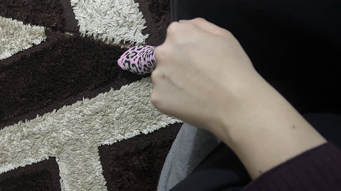 Elimdeki damarlar neden kalın değil erkekler gibi?