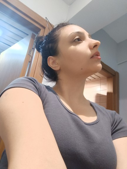 Yüz hatlarım güzel mi?