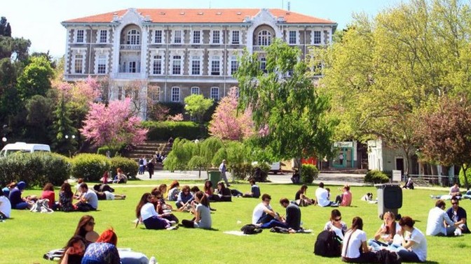 Üniversite okurken yaşadığınız zorluklar nelerdir?