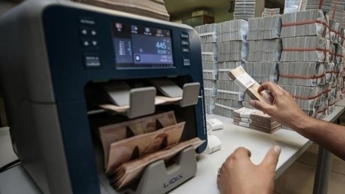 Ülkeye hayırlı olsun Kredi faizleri 100%64 de çıkarıldı en tepeye doğru gidiyor?