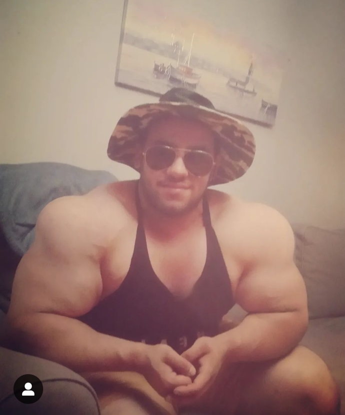 Bu adamın yağ oranı yüksek mi sizce?