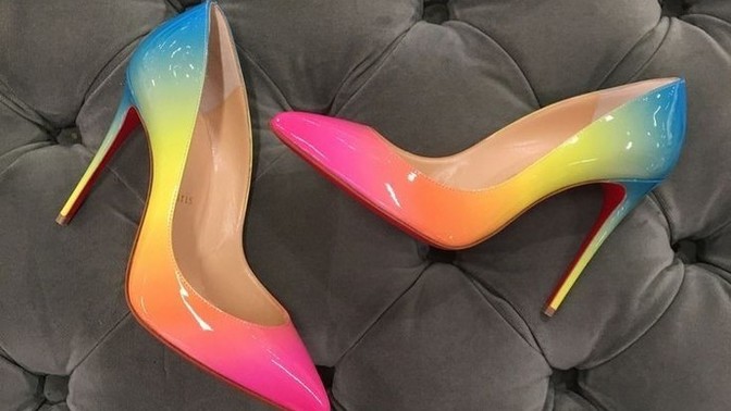 Stiletto ayakkabıda en güzel renk sizce hangisi?