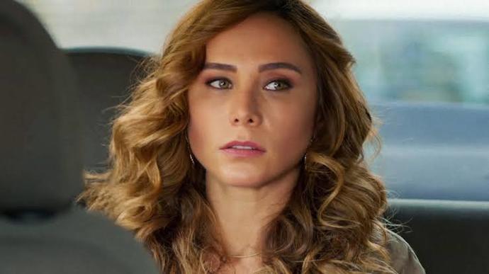 Kızlar, Burçin Terzioğlu sizce güzel mi?
