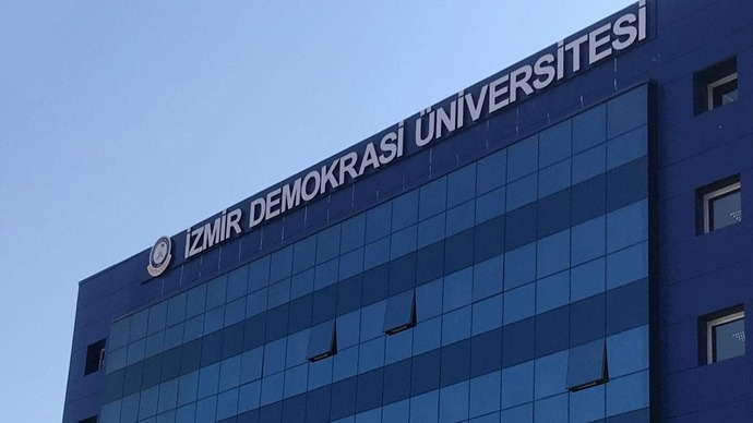 İzmir Demokrasi &Uuml;niversitesi nasıl?