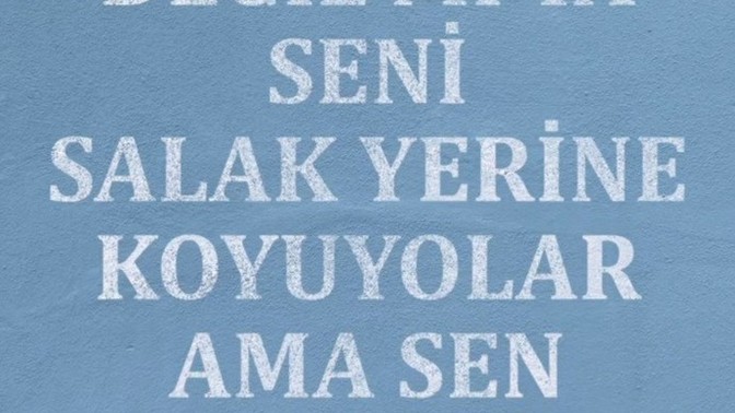 Mikrofon sizde! Kendini akıllı, sizi aptal sanan kişilere buradan neler söylemek istersiniz?