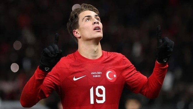 Milli takımda en favori 3 futbolcunuzu söyleyin?