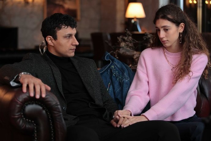 Biri benim orucu iki dakika tutabilir mi¿ bir sigara içip gelsem djdj