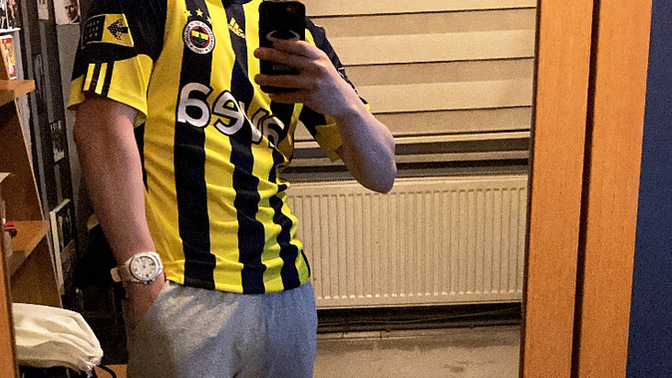 İlk buluşma için bu kombin iyi mi yoksa özensiz mi?
