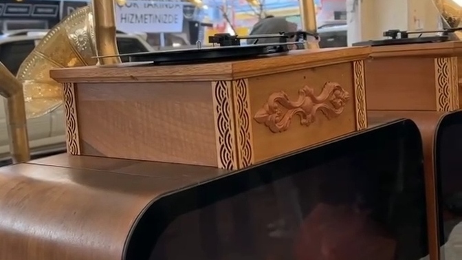 Eski şarkıları dinlemeyi sever misiniz?