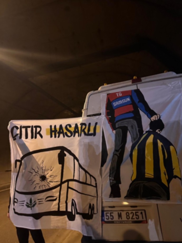 Ts taraftarlarının saldırganlığına artık dur denilmeli, caydırıcı cezalar verilmeli. Siz ne düşünüyorsunuz?