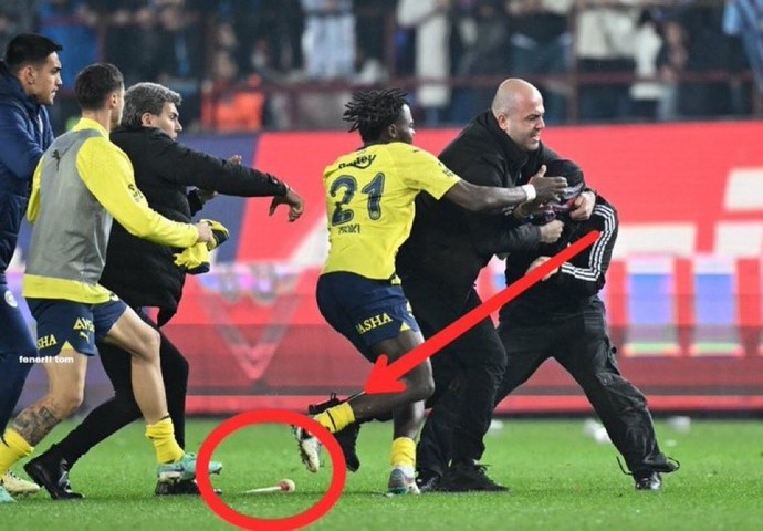 Ts taraftarlarının saldırganlığına artık dur denilmeli, caydırıcı cezalar verilmeli. Siz ne düşünüyorsunuz?