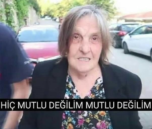 Hiç mutlu değilim.. benim gibi olan var mı?