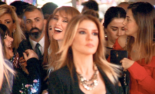 Hangisi daha kötü omuz atmak mı tiksinerek bakmak mı?