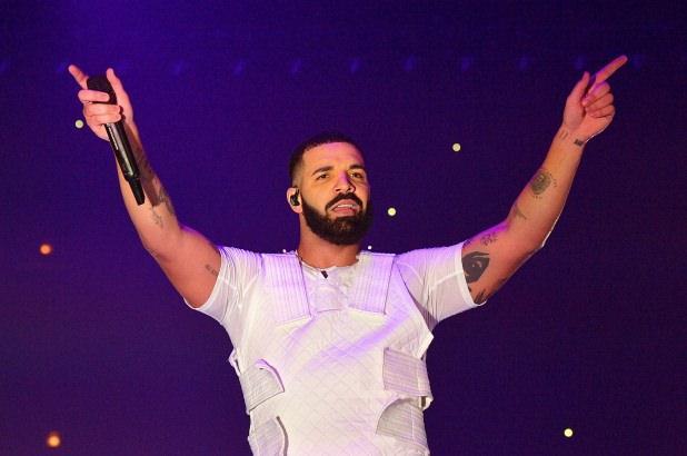 Draketen Bebeğimin zengin babası olur musun? diyen hayranına 25 bin dolarlık jest! Ünlü şarkıcıyı seviyor musunuz?