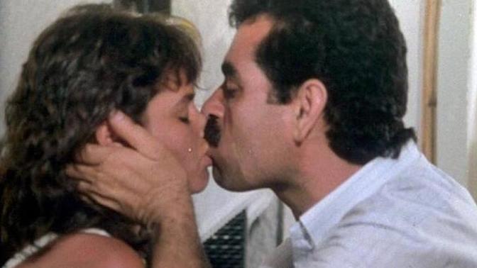 Aile ile film izlerken öpüşme sahnesi gerginliği IMDb olsaydı, puanı kaç olurdu?